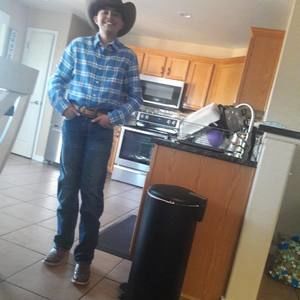 Meet your Posher, Cayetano